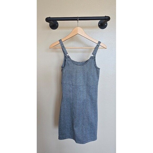 Black and white forever 21 tight dress with side zipper size XS - Picture 4 of 6